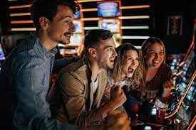 Antarmuka Tabel Hasil mahabet menampilkan hasil Liga 1, Piala AFF, undian numerik, dan live-dealer dalam format tabel terstruktur